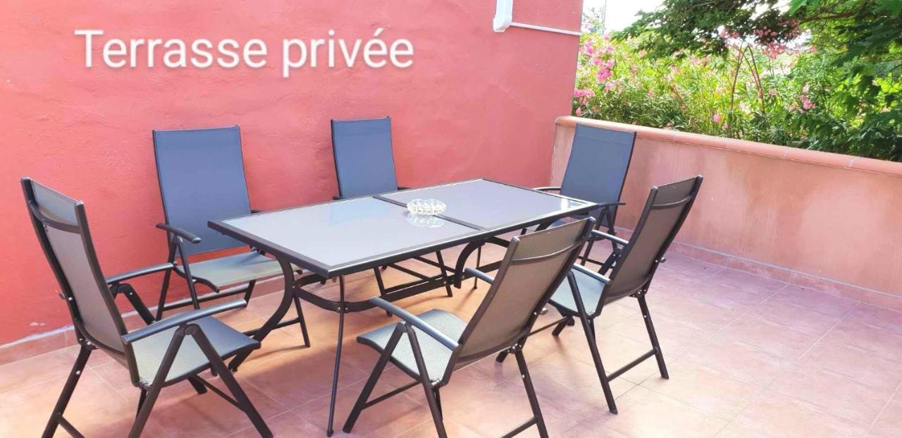 Le Barcares Logement Climatise Pour 6 Personnes, Draps Et Serviettes Non Fournis Air-Conditioned Accommodation For 6 People, Sheets And Towels Not Provided Alojamiento Con Aire Acondicionado Para 6 Personas, Sabanas Y Toallas No Incluidas 외부 사진